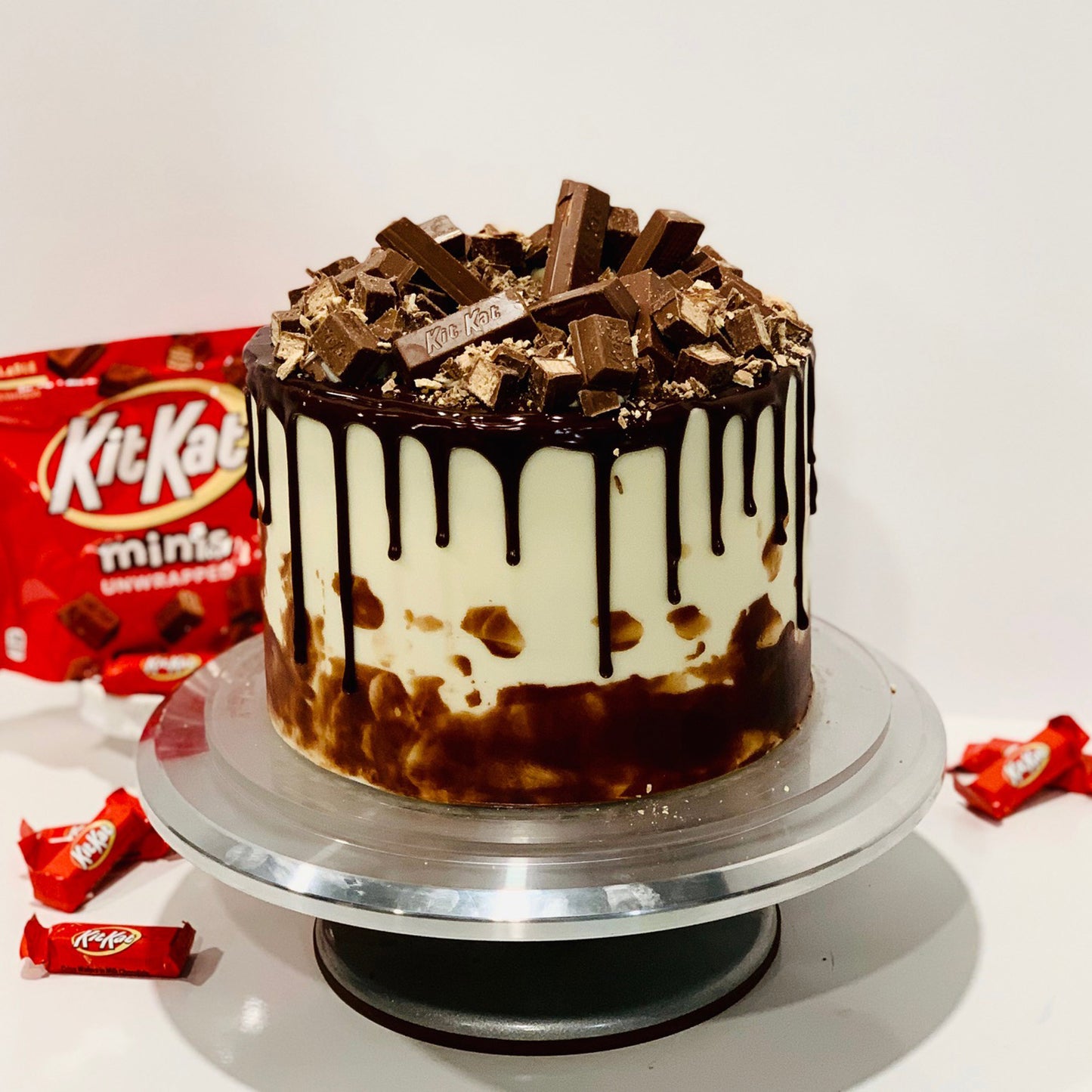 KitKat Cake